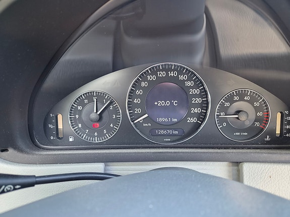Mercedes-Benz CLK200 6 of 14