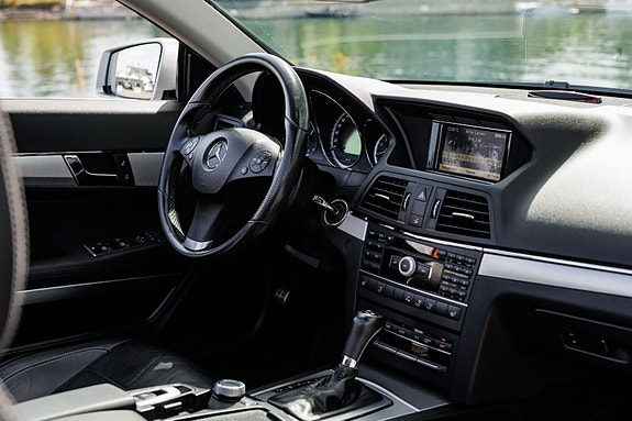 Mercedes-Benz E200 14 of 30