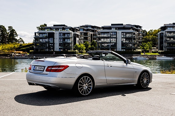 Mercedes-Benz E200 13 of 30