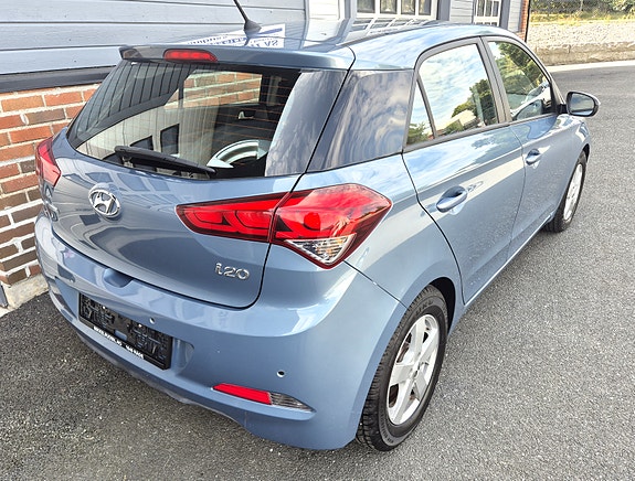 Hyundai i20 7 of 17