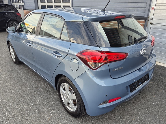 Hyundai i20 8 of 17
