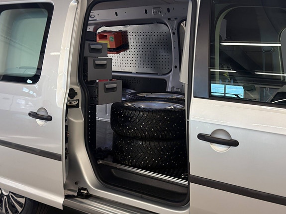 Volkswagen Caddy Maxi 16 of 30
