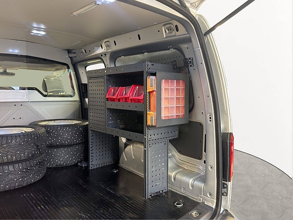 Volkswagen Caddy Maxi 12 of 30
