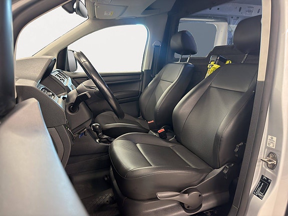Volkswagen Caddy Maxi 19 of 30