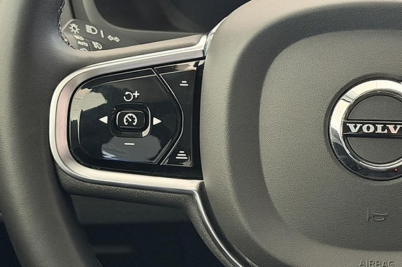 Volvo XC90 15 of 30