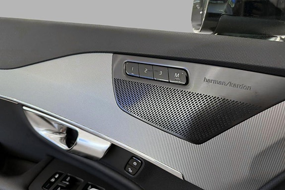 Volvo XC90 20 of 30