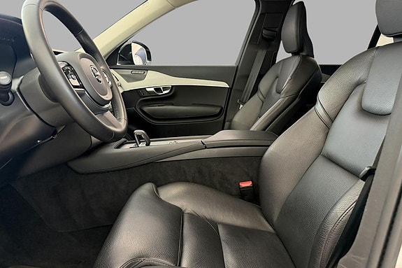 Volvo XC90 18 of 30