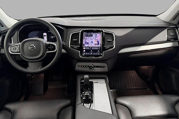 Volvo XC90 13 of 30