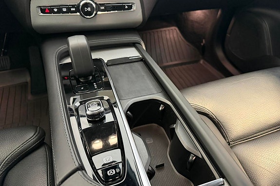 Volvo XC90 23 of 30