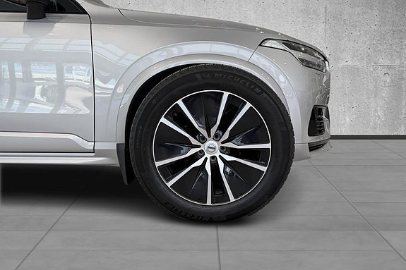 Volvo XC90 12 of 30