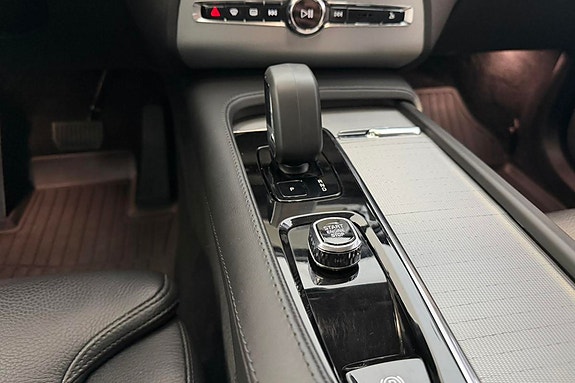 Volvo XC90 22 of 30