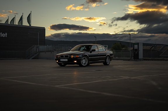 BMW 730d 4 of 30
