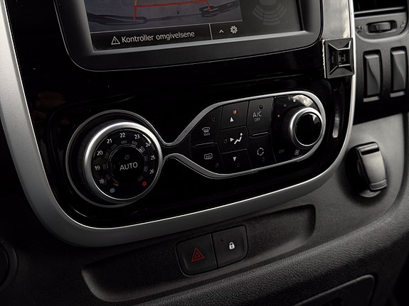Renault Trafic 17 of 24