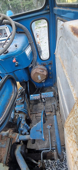 Ford 4000 13 of 25