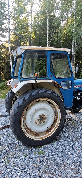 Ford 4000 4 of 25