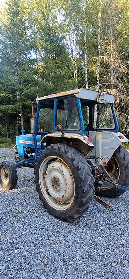 Ford 4000 5 of 25