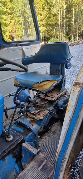Ford 4000 16 of 25