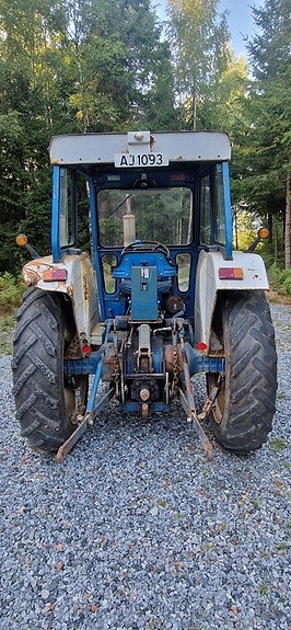 Ford 4000 6 of 25