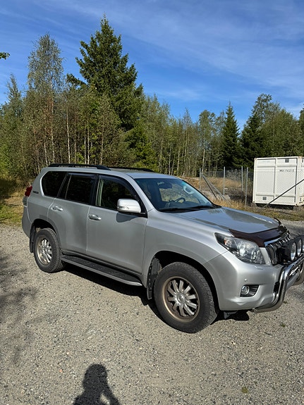 Toyota Land Cruiser 8 of 28