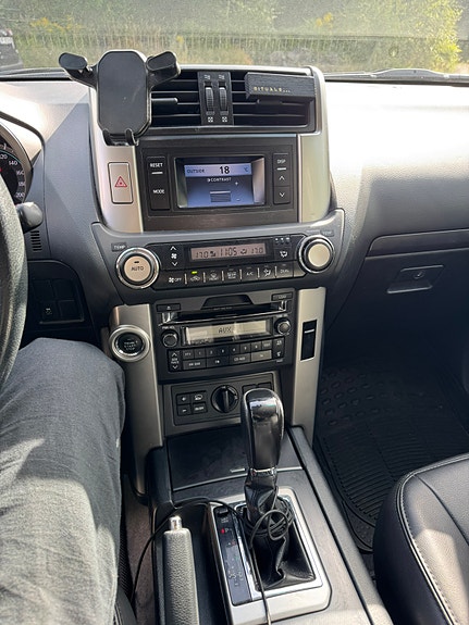 Toyota Land Cruiser 16 of 28