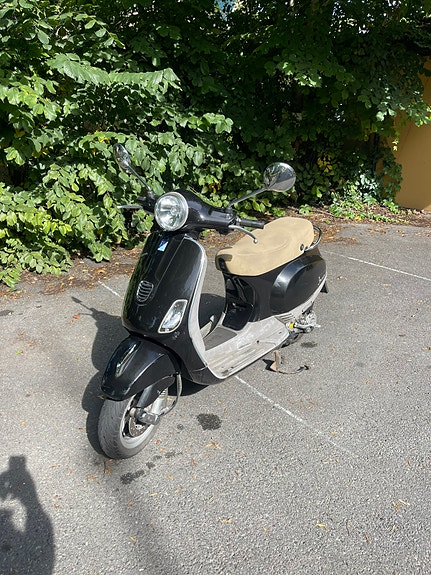 Vespa 50S 4T 2 of 10