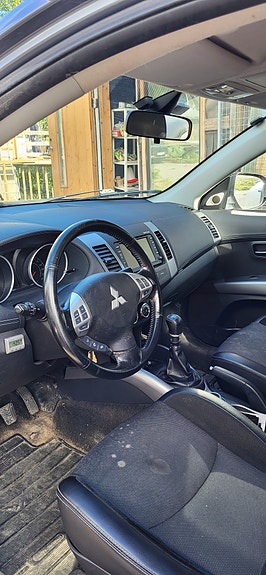 Mitsubishi Outlander 4 of 7