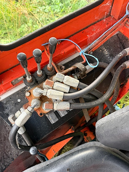Kubota L175 6 of 14