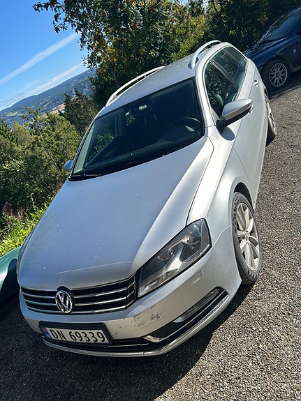 Volkswagen Passat 2 of 18