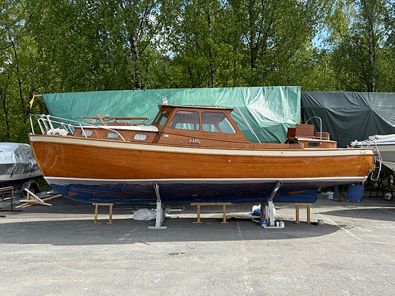 Kari, 1939, Spissgattet Furuholmen snekke selges. 4 of 9