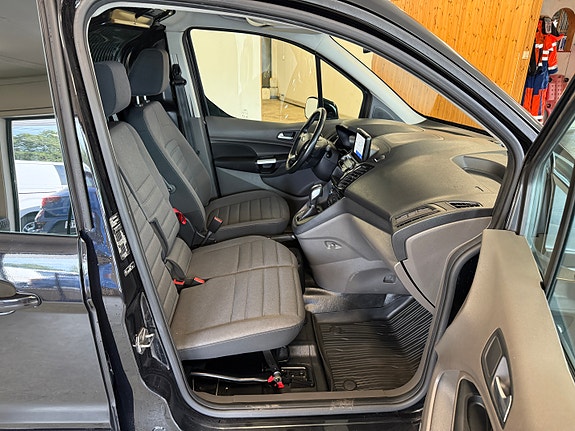 Ford Transit Connect 10 of 20