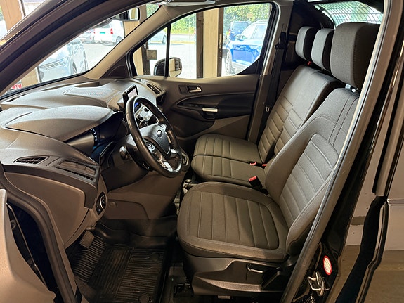 Ford Transit Connect 9 of 20