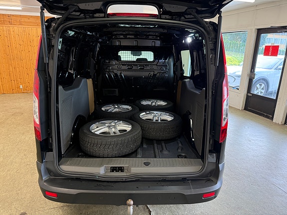 Ford Transit Connect 18 of 20