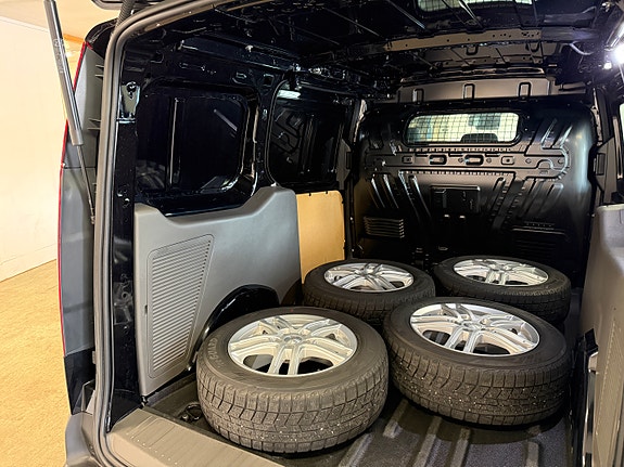 Ford Transit Connect 19 of 20