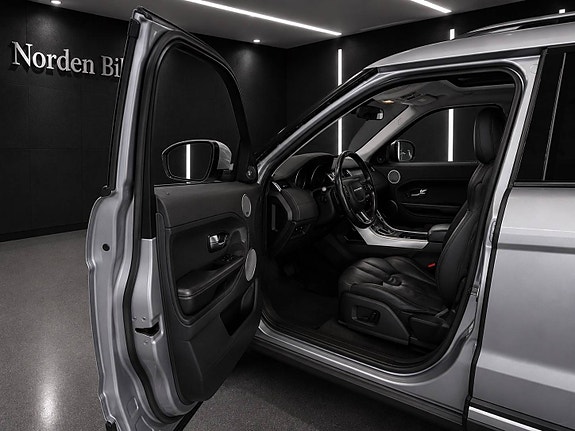 Land Rover Range Rover Evoque 8 of 30