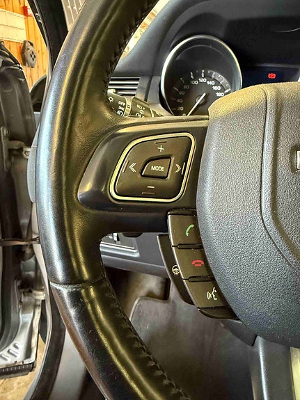 Land Rover Range Rover Evoque 30 of 30