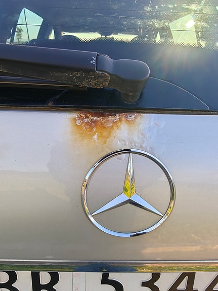 Mercedes-Benz E320 8 of 26