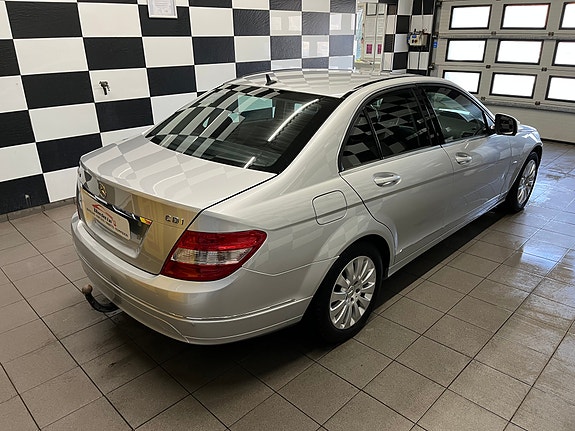 Mercedes-Benz C200 d 10 of 30