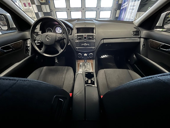 Mercedes-Benz C200 d 25 of 30