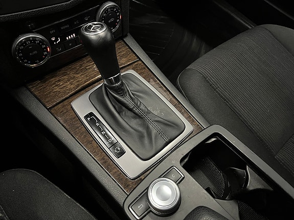 Mercedes-Benz C200 d 30 of 30