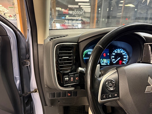 Mitsubishi Outlander 8 of 21