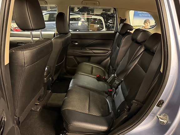 Mitsubishi Outlander 16 of 21