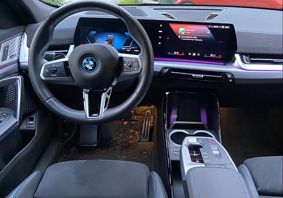 BMW iX2 7 of 14