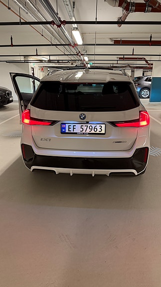 BMW iX1 5 of 30
