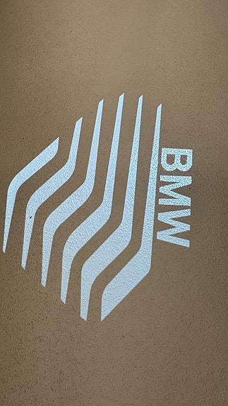 BMW iX1 9 of 30
