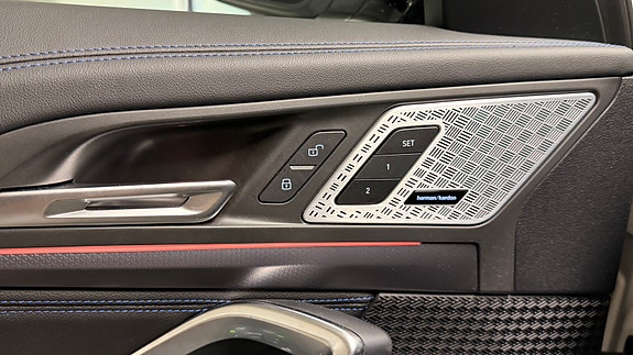 BMW iX1 20 of 30