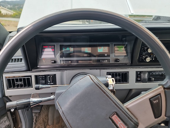 Oldsmobile Cutlass 14 of 30