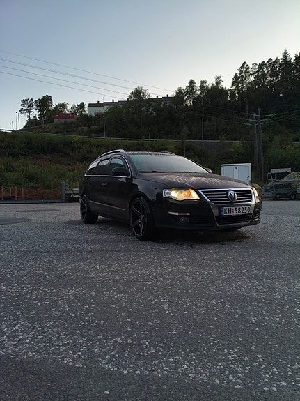 Volkswagen Passat 9 of 25