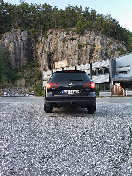 Volkswagen Passat 6 of 25