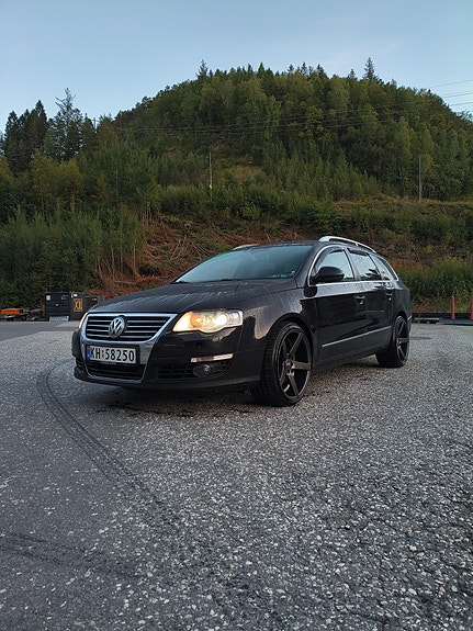 Volkswagen Passat 3 of 25