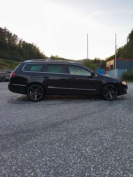 Volkswagen Passat 8 of 25
